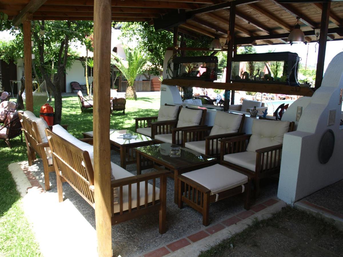 Oasis Aparthotel Skiathos stad Exteriör bild