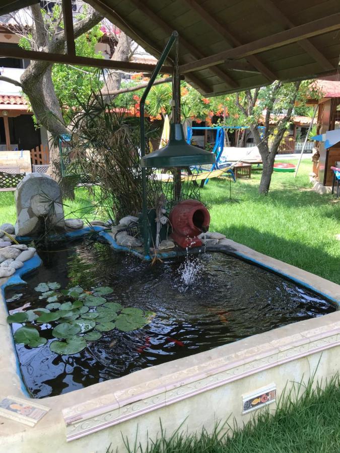 Oasis Aparthotel Skiathos stad Exteriör bild