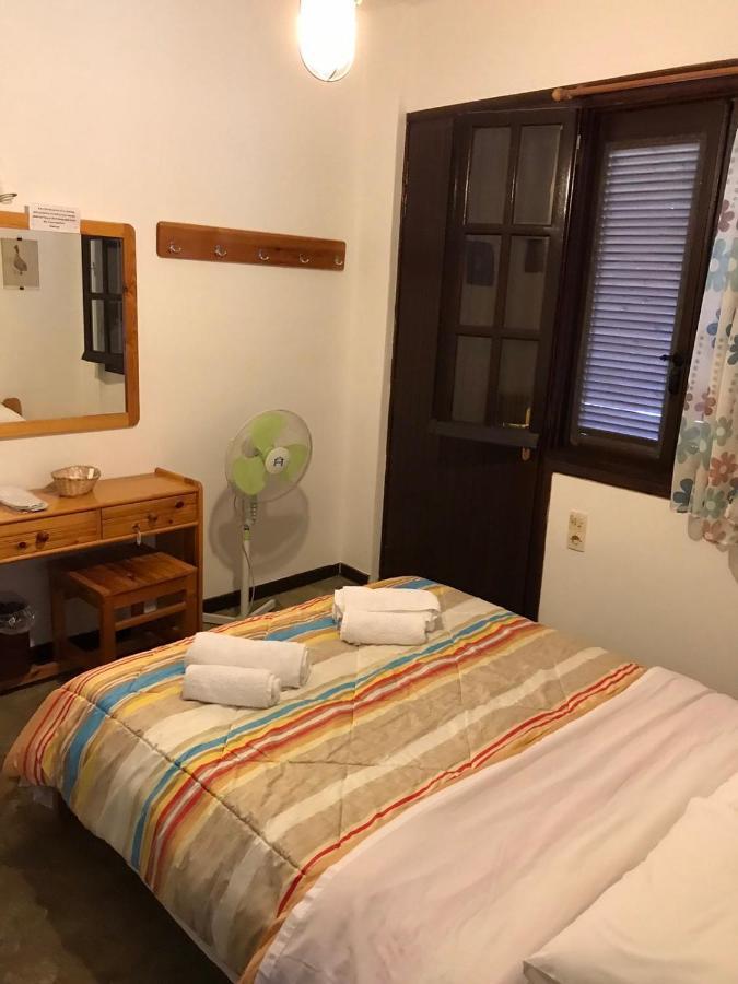 Oasis Aparthotel Skiathos stad Exteriör bild